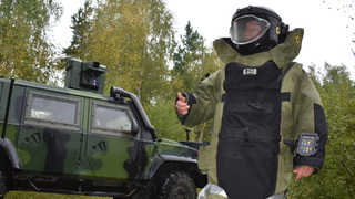 Drony s municí či podomácku vyrobené výbušniny. Pyrotechnici ČR, SR a USA zneškodňovali nejrůznější výbušné systémy