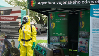 Vojenské zdravotnictví včera a dnes: Na Vítězném náměstí v Praze je k vidění nová výstava