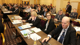 V Praze proběhlo již páté setkání Konzultačního fóra, aby podpořilo udržitelnou energii v obranném sektoru