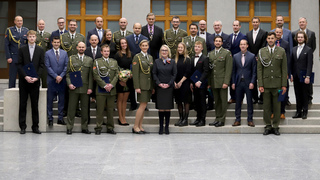 Ministryně obrany Jana Černochová předala sportovcům ASC Dukla děkovné listy za výbornou reprezentaci