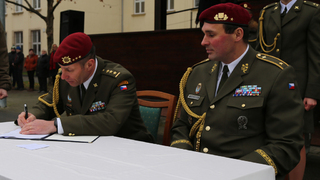 Speciálním silám nově velí plukovník Hofírek, střídá generála Rebilase 