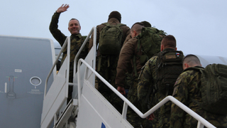 Chemici a ženisti odletěli do Pobaltí