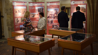 Výstava o životě českých vojáků v misích ozdobila historické prostory Karlovy Univerzity