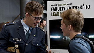 Univerzita obrany se představuje na veletrhu Gaudeamus 