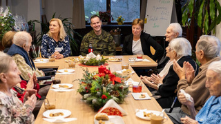  Za válečnými veterány do Domova Vlčí mák zavítal náčelník Generálního štábu AČR 