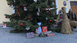 Jinečtí dělostřelci i letos obdarují děti z dětských domovů