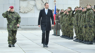 Po návratu z misí byli na Vítkově oceněni vojáci a vojenští policisté