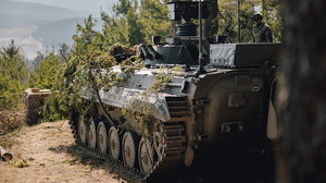 Do Jinců se vrací ostrá střelba z děl. Armáda ušetří a zefektivní výcvik