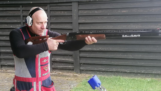 Válečný veterán Lidinský úspěšně pálí na asfaltové terče a věří, že na příští paralympiádě trap už scházet nebude