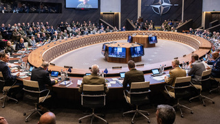 Nejen o pomoci Ukrajině byla jednání Vojenského výboru EU a NATO