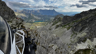 Kbelští letci nacvičovali letecké záchranné operace ve skalních masivech