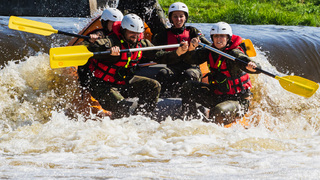 Strakoničtí vojáci trénovali v divoké vodě. Peřeje sjížděli i bez raftu