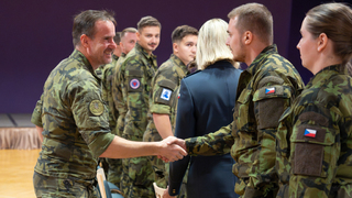 Náčelník Generálního štábu AČR se setkal s mladými důstojníky