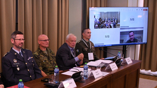 Na Univerzitě obrany si vojenské školy vyměňují informace z oblasti leadershipu a obranných technologií 