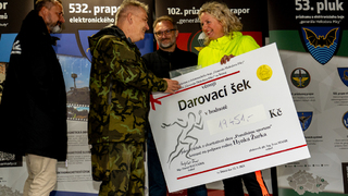 Pomáhají ve službě i mimo ni. Vojáci, celníci a příslušníci vězeňské služby podpořili rodinu zesnulého kolegy