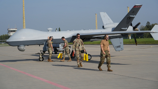 Pilot reaperu řídí stroj ze speciálního kontejneru, pro HZS jde o cenný zdroj informací