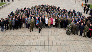 Na Čestném dvoře Národního památníku na Vítkově byli oceněni příslušníci 3. praporu mírové mise UNPROFOR 