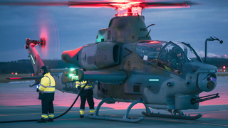 Náměšťská vrtulníková základna certifikovala instruktory amerických vrtulníků Venom a Viper