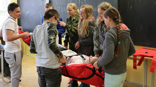 Z dělostřelců se na tři dny stali učitelé na školách ve Středočeském a Plzeňském kraji