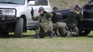 Čeští a slovenští vojenští policisté trénovali ochranu osob při cvičení Ochránce 2019