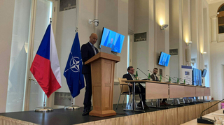 Spojenci a experti NATO jednali v Praze o sílících hybridních kampaních proti Alianci