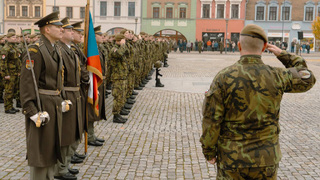 7. mechanizovaná brigáda oslavila 30. výročí výstavou, ukázkou výcviku i slavnostním nástupem