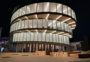 Dřevo z vojenských lesů míří na světovou scénu. EXPO 2025 startuje