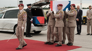 Do České republiky se vrátily ostatky devíti hrdinů druhé světové války