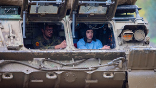 Rekordní počet civilistů si ve Strakonicích vyzkoušel, jaké to je být vojákem