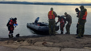 Neobvyklé nálezy nesmí vojenské potápěče překvapit, říká velitel výcviku na Lipně, kde se našlo auto s ostatky