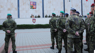 U Velitelství výcviku – Vojenské akademie ve Vyškově si připomněli Den vítězství 