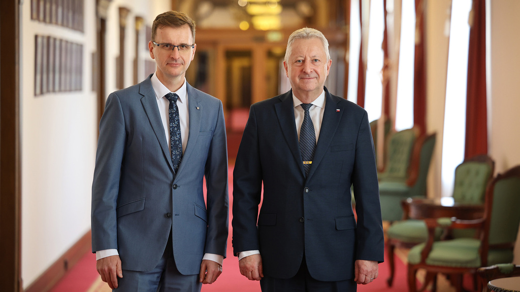 Ministr obrany jednal s předsedou Asociace krajů o řešení krizových situací