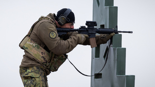 Nejlepšími válečníky v USA Češi: Vynikli ve střelbě ze zbraní, které doma nepoužívají