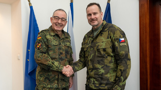 Odstrašení musí být věrohodné, shodli se generálové Řehka a Breuer