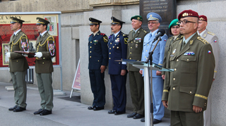 Generál Schulc zahájil výstavu věnovanou husitským válkám 