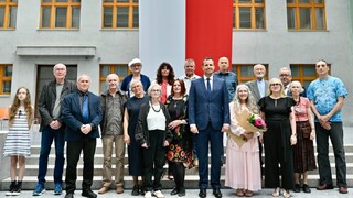 Náměstek Daniel Blažkovec předal pamětní odznaky 17 účastníkům 3. odboje