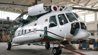 LOM PRAHA předal vládní letce Bulharska upgradovaný vrtulník