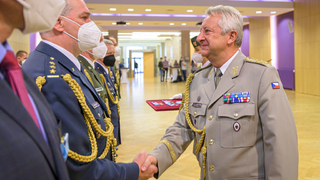 Pracovali v zahraničí, dnes je ocenil generál Zůna