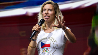 Adamczyková slavnostně otevřela Český dům v Paříži, fanoušci se bavili i u filmu 