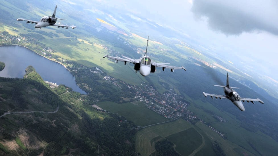 Čáslavské letiště čeká výluka, Gripeny a Alky budou vzlétat z Pardubic a Náměště