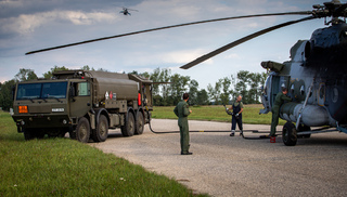 Vybudovali mobilní stanoviště pro doplňování výzbroje a paliva. Vojáci cvičili v Boleticích a Českých Budějovicích