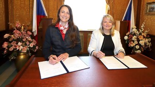 Ministerstvo obrany podepsalo dohodu o spolupráci s Českým optickým klastrem