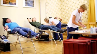 Téměř 50 litrů krve darovali letos jinečtí dělostřelci Ústřední vojenské nemocnici Praha