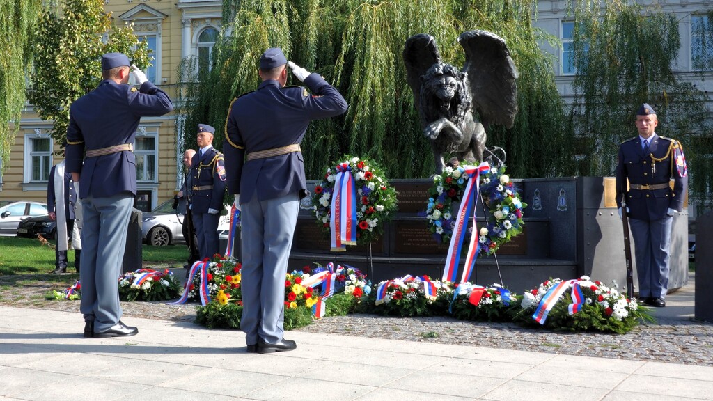 Na pražském Klárově byla uctěna památka Čechoslováků v RAF