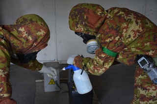 Vojáci na cvičení CORONAT MASK 2018 ukazovali, jak zvládnou zlikvidovat uniklou neznámou látku