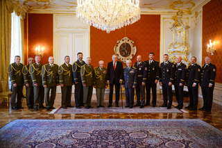 Prezident jmenoval tři nové generály Armády ČR a čtyři povýšil do vyšších generálských hodností