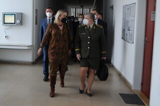 Defence Minister Jana Černochová visited the University of Defence 