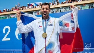 Další zlato! Dostál ovládl na kajaku olympijský kilometr. Pomohl i smajlík na špičce lodi 