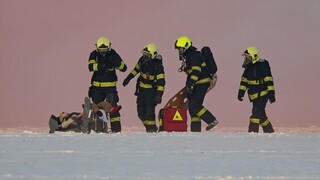 Plně vyzbrojená Alka vzplála na letišti. Naštěstí jen cvičně
