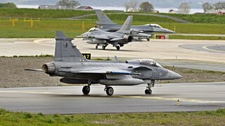 Arctic Challenge Exercise: České Gripeny se poprvé setkaly i utkaly s americkými F-35